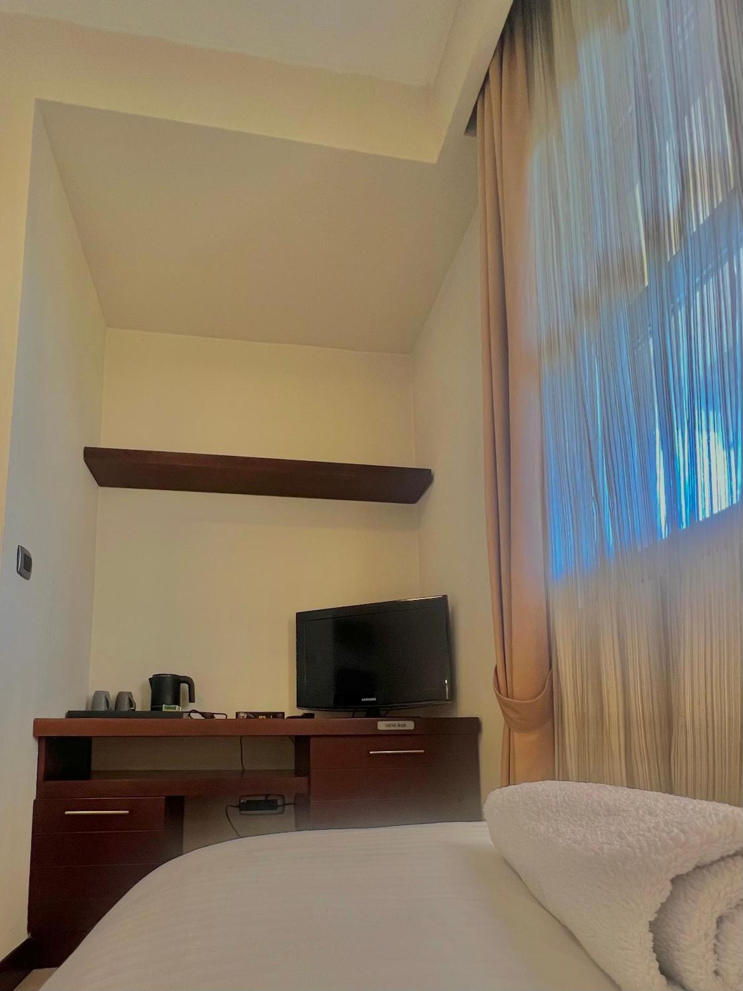 Hotel Aria Mitrovici  Ngoại thất bức ảnh