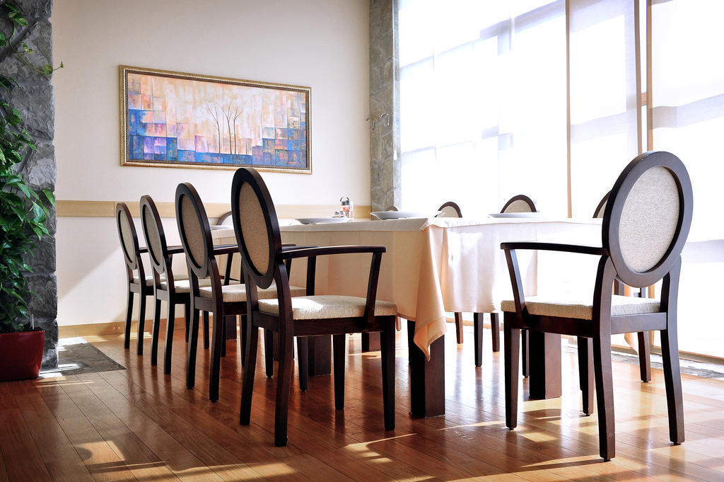 Hotel Aria Mitrovici  Ngoại thất bức ảnh
