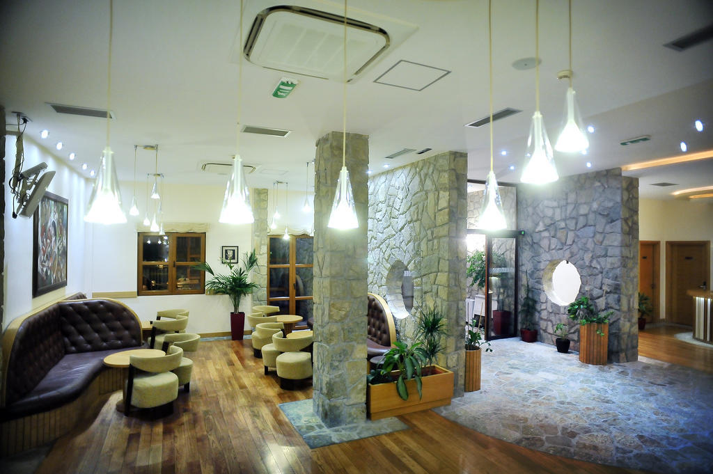 Hotel Aria Mitrovici  Ngoại thất bức ảnh