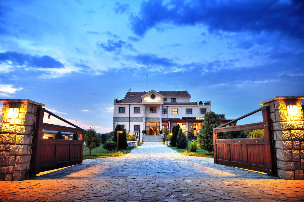 Hotel Aria Mitrovici  Ngoại thất bức ảnh