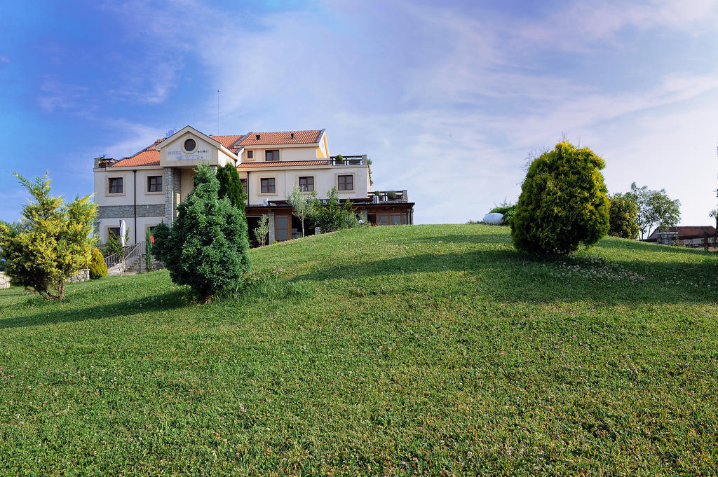 Hotel Aria Mitrovici  Ngoại thất bức ảnh