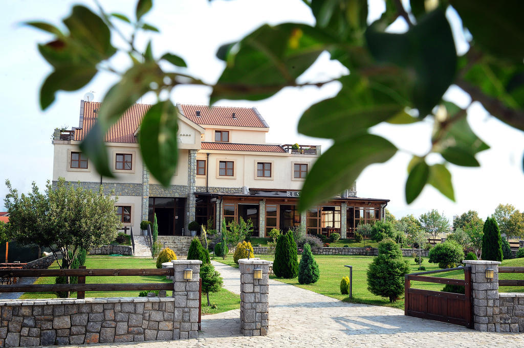 Hotel Aria Mitrovici  Ngoại thất bức ảnh
